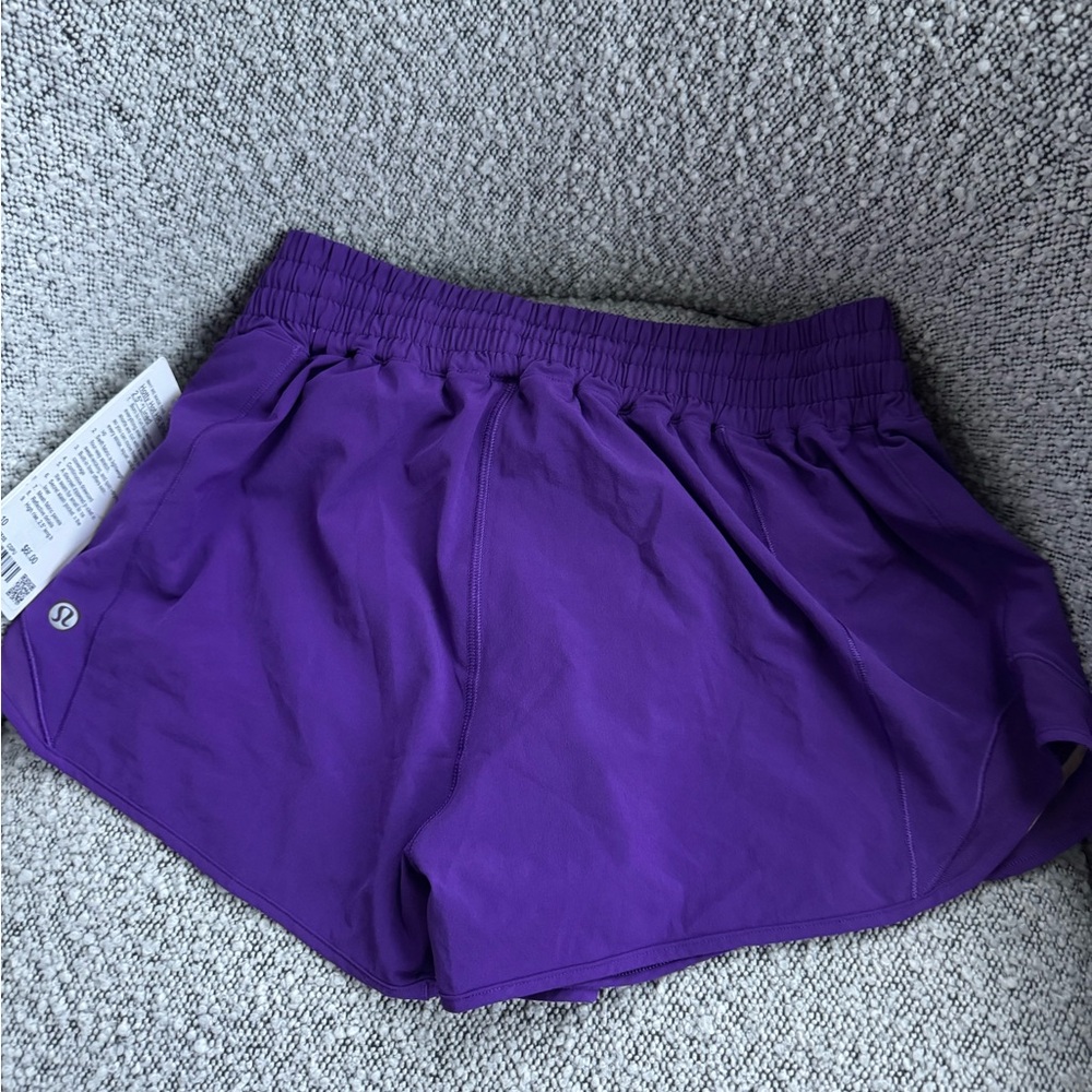 NWT LULULEMON - Hotty Hot HR Lined Short 2.5" - $68 - Size 10 - Picture 3 of 10